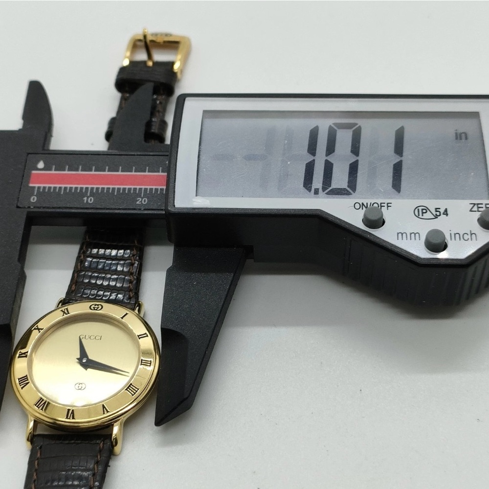 Gucci Gold and Black Classic Watch - Picture 9 of 9